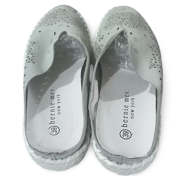 Bernie Mev. Women's Tracy Slip-On Mules Soft Gray Size 8.5 - Picture 6 of 7